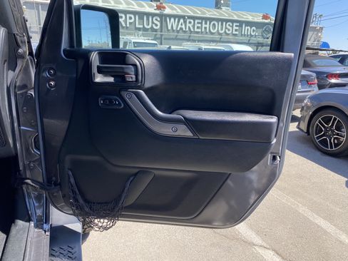 Used 2017 Jeep Wrangler Unlimited Sport w/ Quick Order Package 24S AWD/4WD image 25