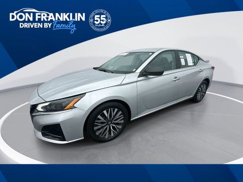 Used 2024 Nissan Altima 2.5 SV image 1