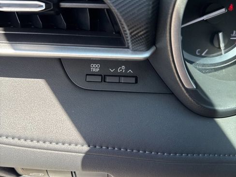 Used 2022 Toyota Highlander XSE AWD/4WD image 16