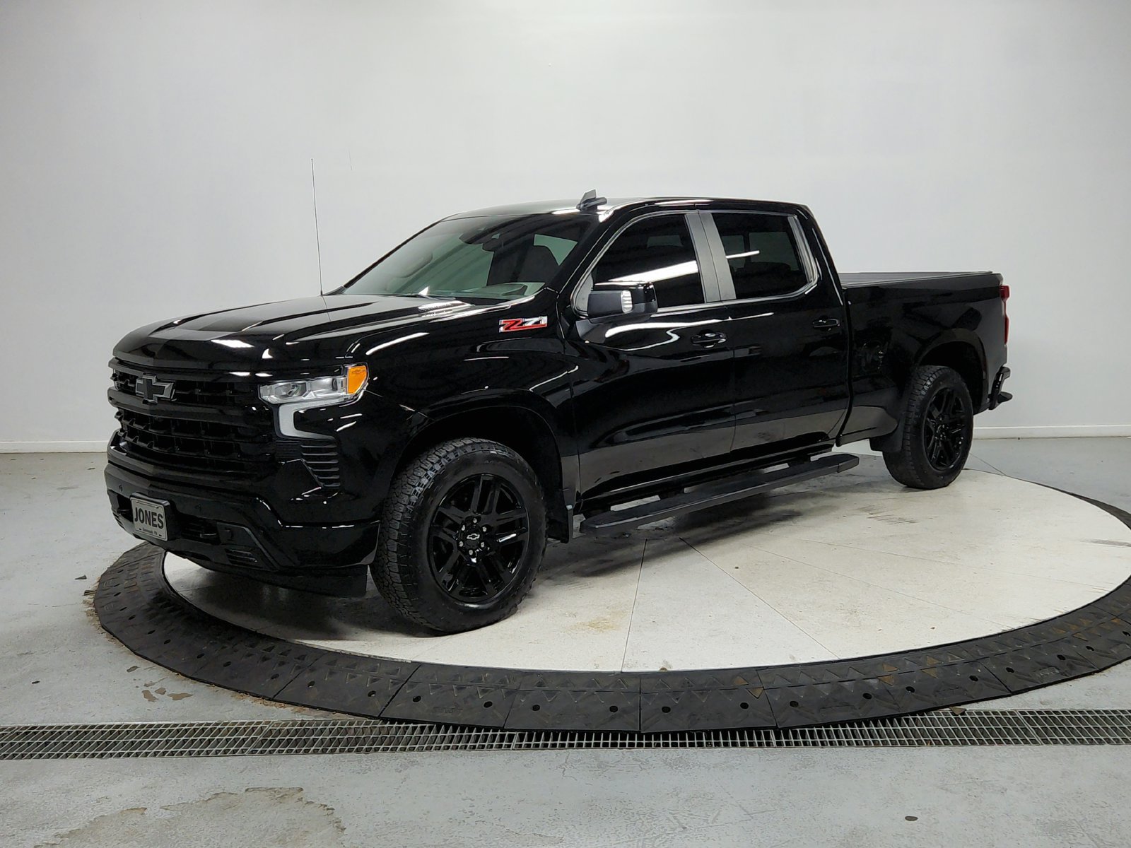 Used 2024 Chevrolet Silverado 1500 RST AWD/4WD image 4
