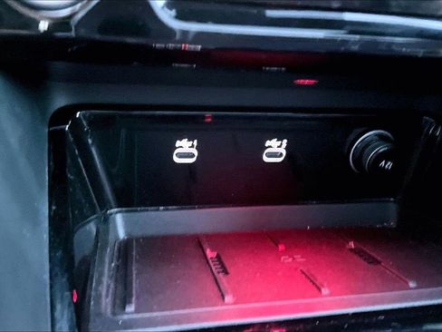 Used 2025 Audi Q5 Premium Plus w/ Premium Plus image 15