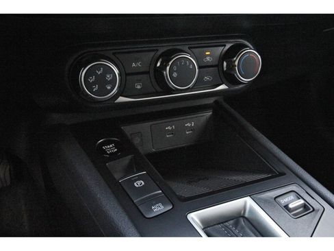 Certified 2025 Nissan Kicks SV image 18