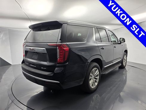 Used 2023 GMC Yukon SLT w/ SLT Premium Package image 4