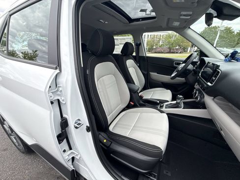 New 2026 Hyundai Venue SEL FWD image 26