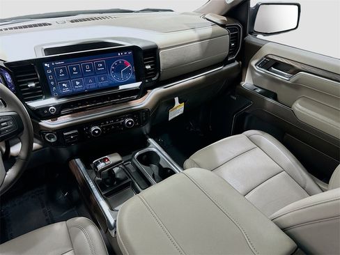 Used 2024 GMC Sierra 1500 SLT image 24