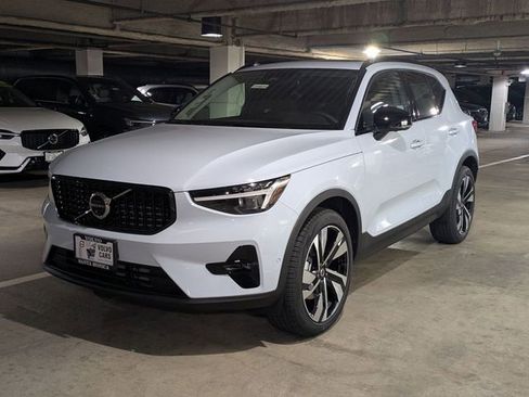 New 2026 Volvo XC40 B5 Ultra w/ Climate Package AWD/4WD image 7