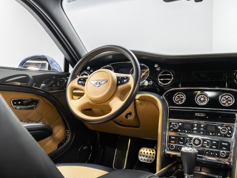 Used 2016 Bentley Mulsanne Speed image 31