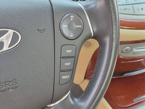 Used 2013 Hyundai Genesis 3.8 RWD image 19