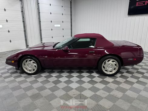 Used 1993 Chevrolet Corvette Convertible RWD image 4
