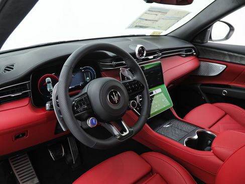 New 2026 Maserati Grecale Modena image 15