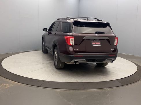 Used 2022 Ford Explorer XLT w/ Equipment Group 202A AWD/4WD image 3