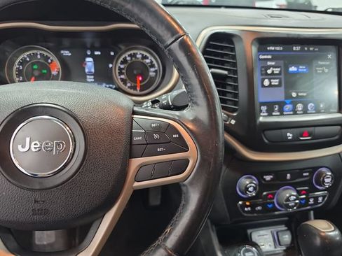 Used 2018 Jeep Cherokee Limited AWD/4WD image 13