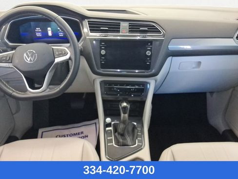 Certified 2022 Volkswagen Tiguan SE image 13