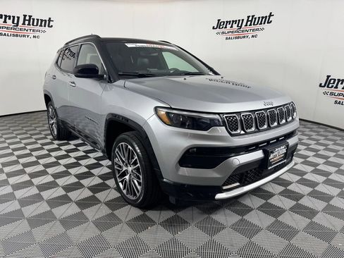 Used 2023 Jeep Compass Limited w/ Elite Group AWD/4WD image 6