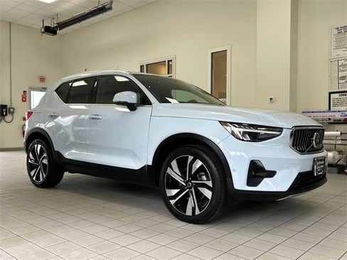 Certified 2024 Volvo XC40 B5 Plus w/ Protection Package Premier image 1