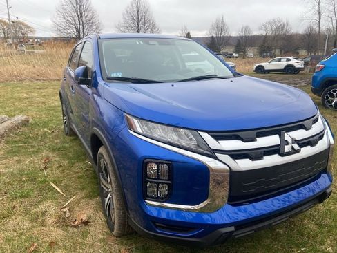 Used 2025 Mitsubishi Outlander Sport SE image 1