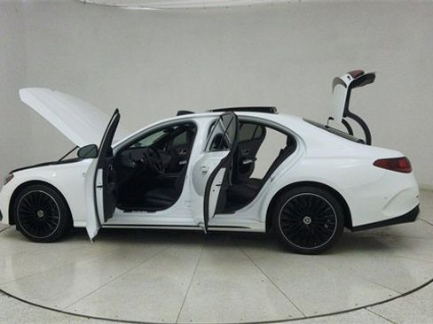 Used 2024 Mercedes-Benz E 450 4MATIC Sedan w/ Airmatic Package image 79