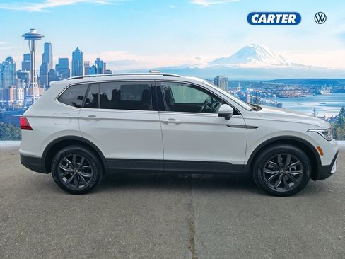 Used 2022 Volkswagen Tiguan SE AWD/4WD image 2