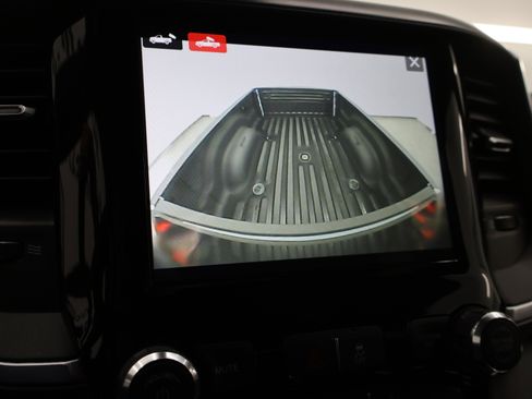 Used 2024 RAM 2500 Big Horn w/ Sport Appearance Package image 17