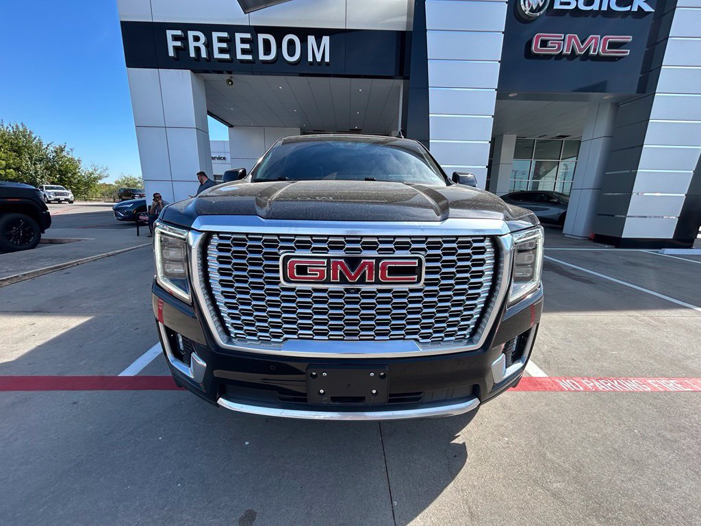 Used 2021 GMC Yukon XL Denali AWD/4WD image 5