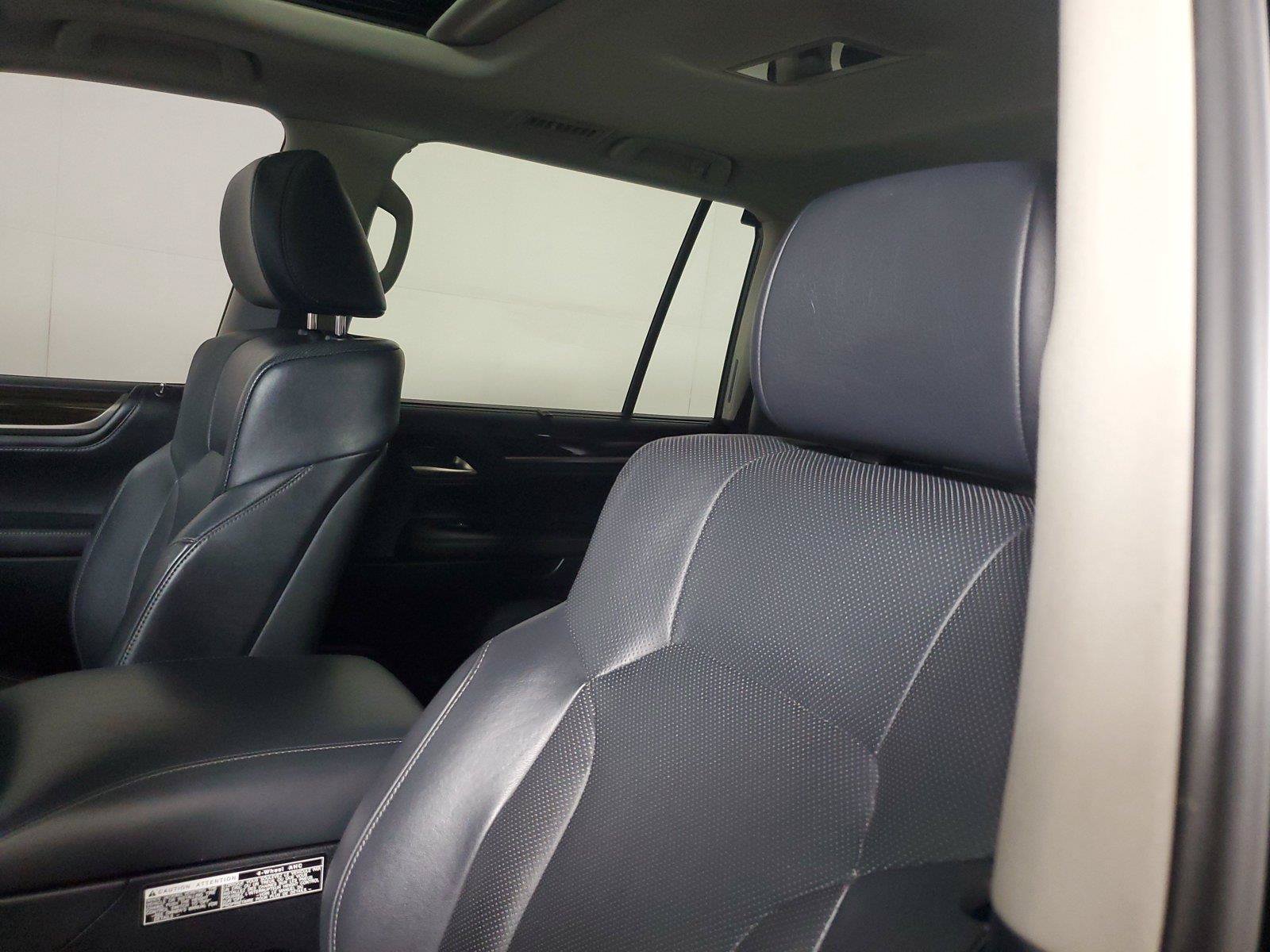 Used 2018 Lexus LX 570 4WD image 23