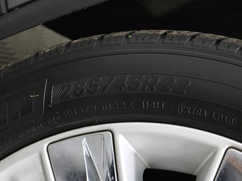 Used 2019 Cadillac Escalade ESV Platinum image 40