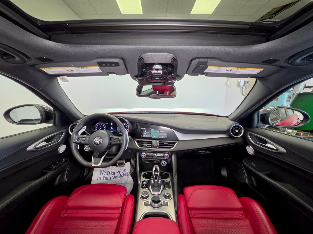 Used 2024 Alfa Romeo Giulia Veloce AWD/4WD image 10