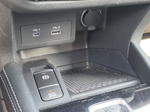 Used 2024 Nissan Kicks SR w/ Interior Electronics Package FWD image 22