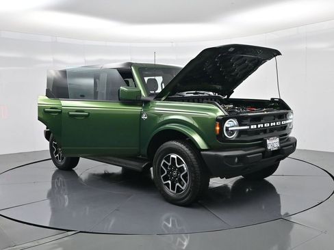 Used 2025 Ford Bronco Outer Banks image 36