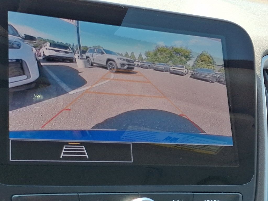 Used 2023 Chevrolet Malibu LT FWD image 30