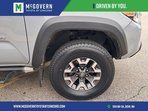 Used 2021 Toyota Tacoma TRD Off-Road w/ Technology Package AWD/4WD image 11