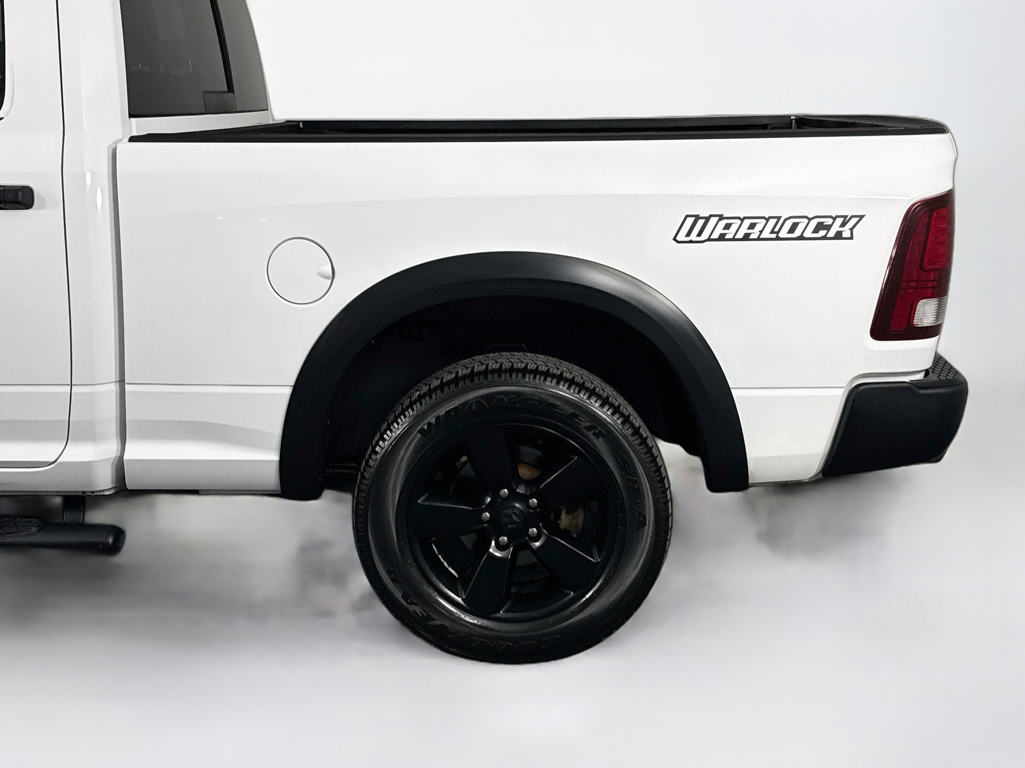 Used 2020 RAM 1500 Classic SLT AWD/4WD image 40