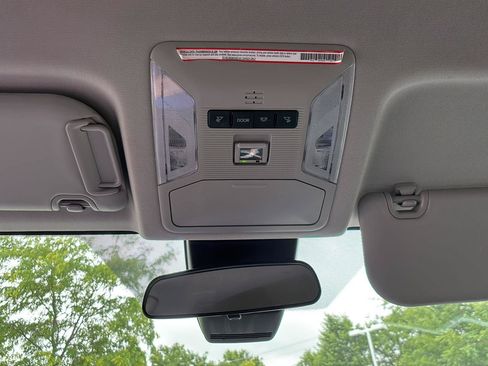 Used 2024 Toyota RAV4 XLE FWD image 35