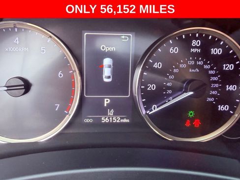 Used 2017 Lexus IS 200t image 4