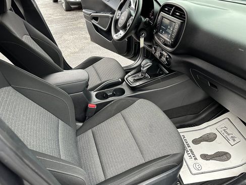 Used 2021 Kia Soul S FWD image 29