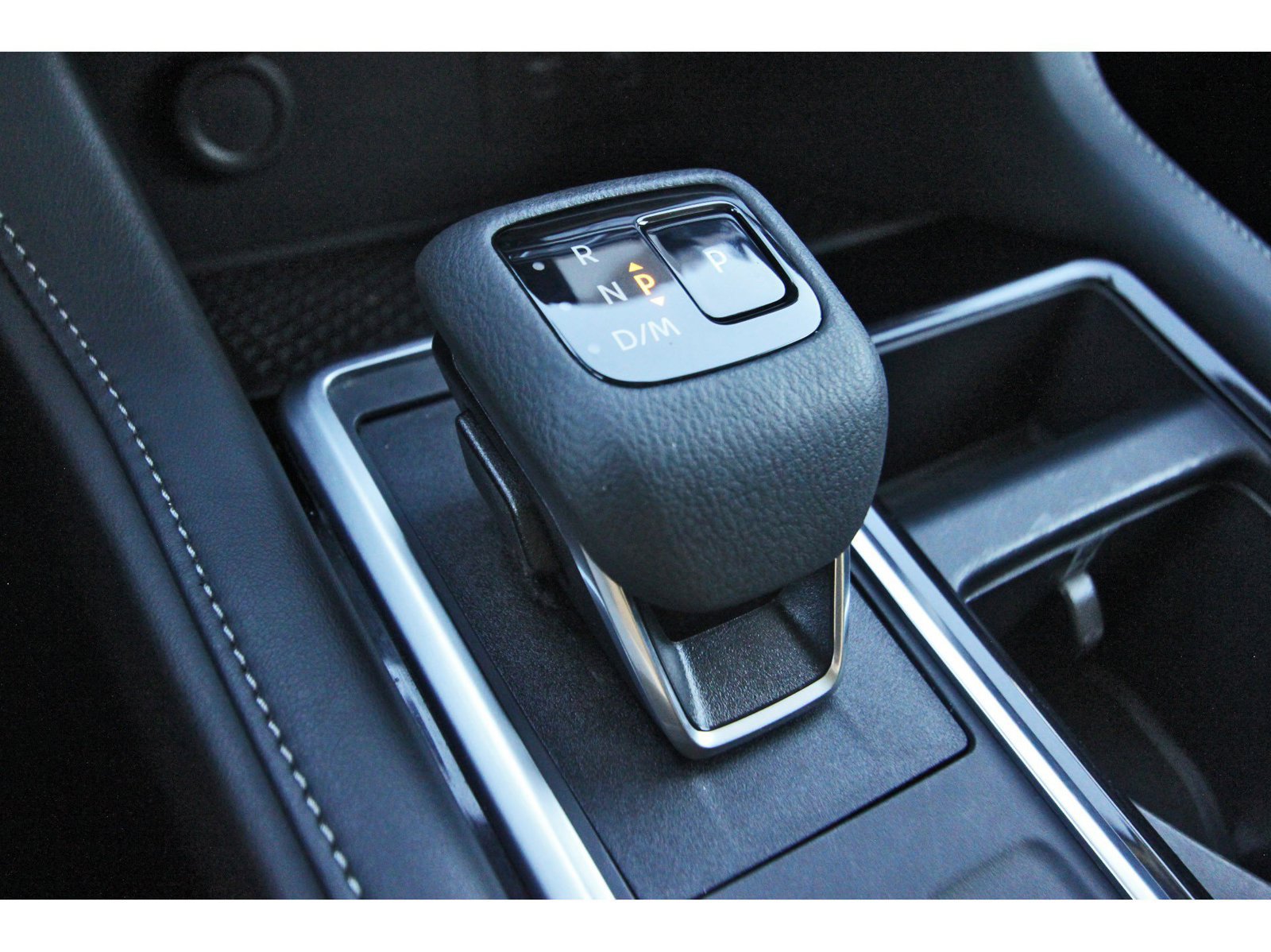 Certified 2025 Nissan Pathfinder SV FWD image 28