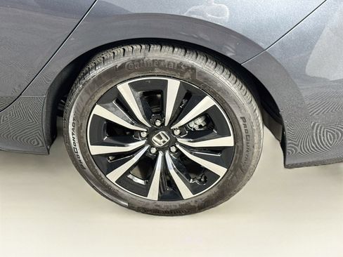Certified 2024 Honda Civic EX-L image 9