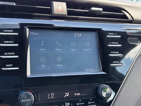 Used 2020 Toyota Camry SE FWD image 26