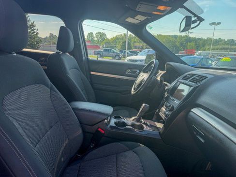 Used 2019 Ford Explorer XLT w/ Equipment Group 201A FWD image 23