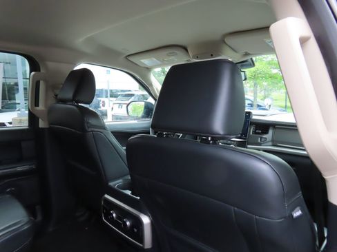Used 2024 Ford Expedition XLT AWD/4WD image 35