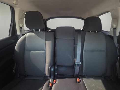 Used 2020 Nissan Pathfinder S image 29