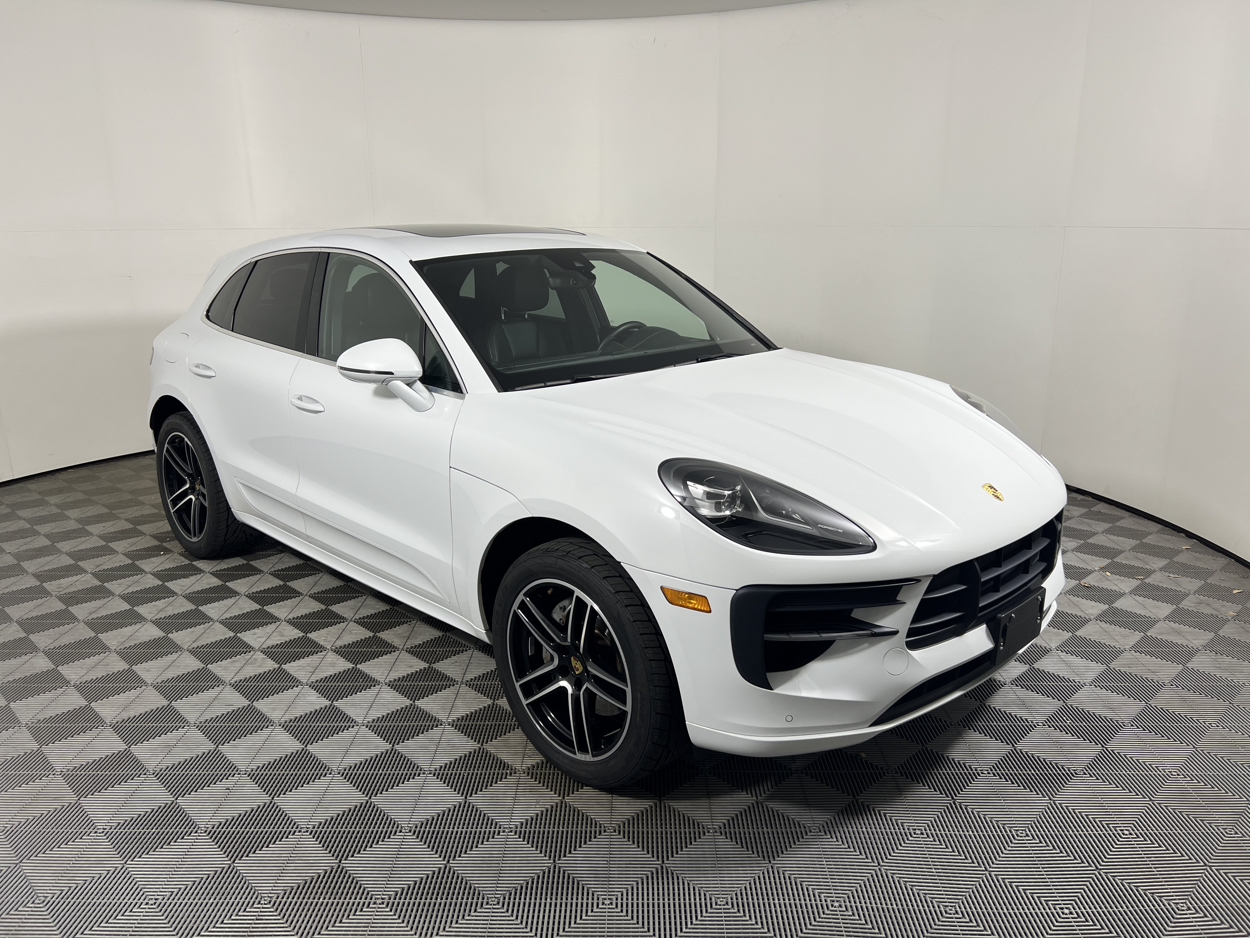 Used 2019 Porsche Macan S AWD/4WD image 9