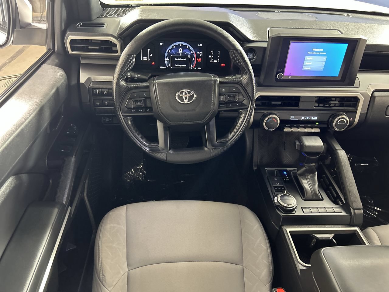 Used 2025 Toyota Tacoma SR5 AWD/4WD image 22