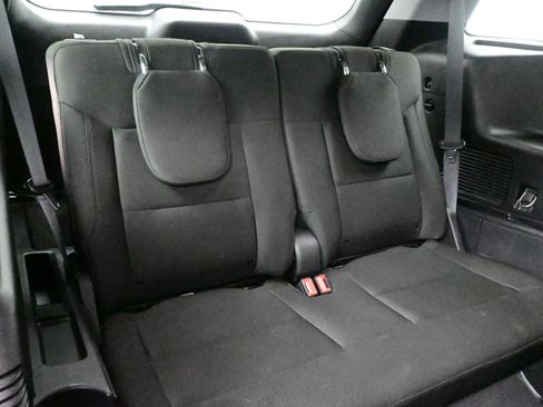 Used 2022 Ford Explorer XLT image 17