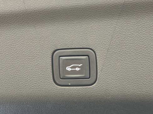 Used 2022 Chevrolet Tahoe LT w/ Luxury Package image 10