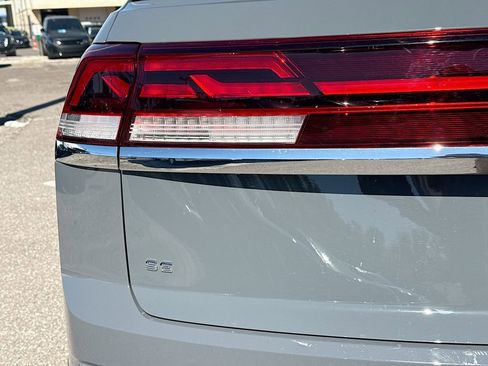 Used 2025 Volkswagen Atlas Cross Sport SE image 10