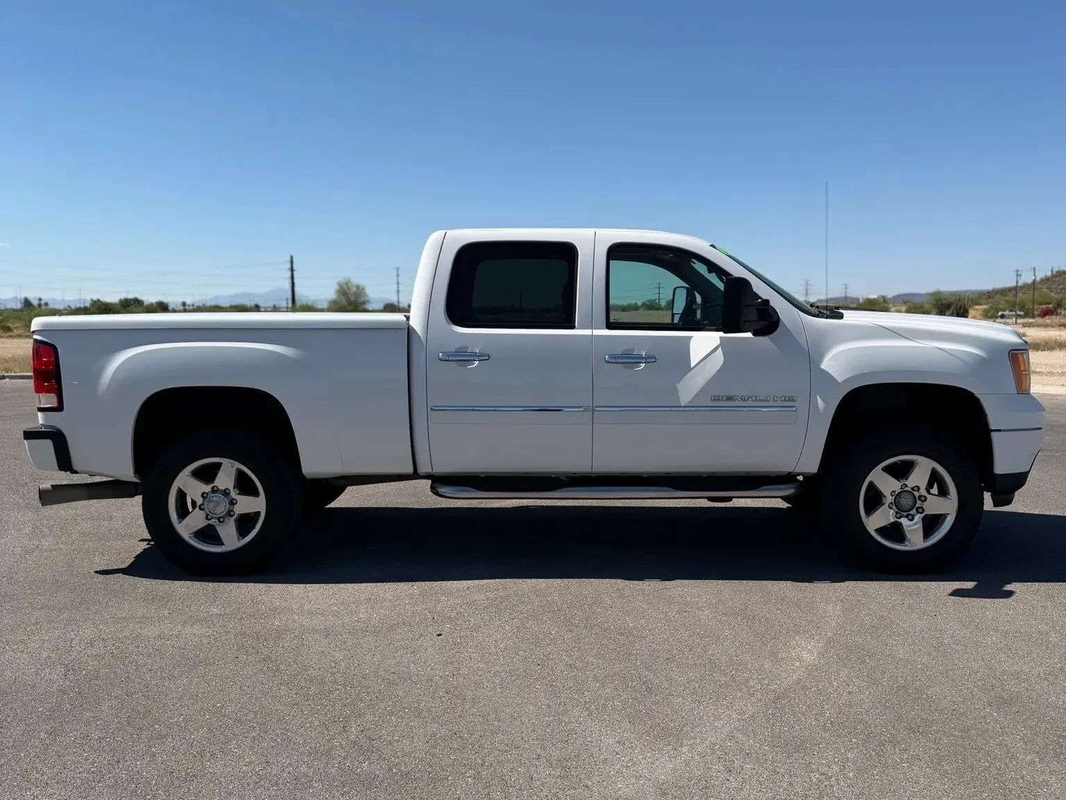 Used 2011 GMC Sierra 2500 Denali AWD/4WD image 7
