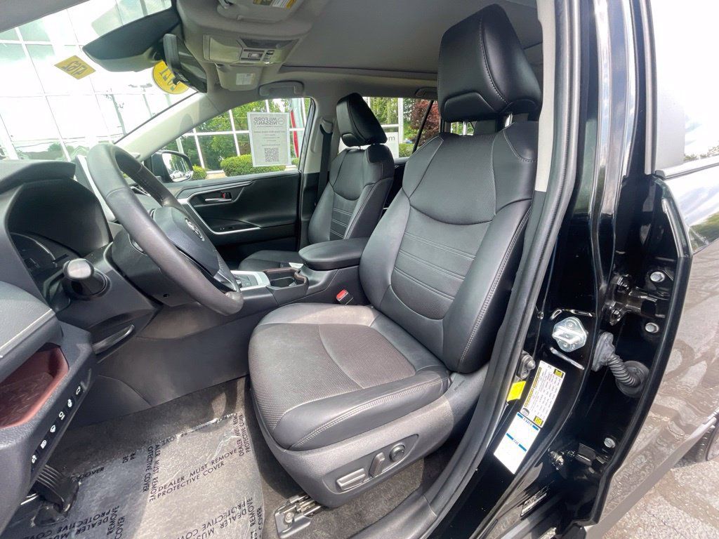 Used 2021 Toyota RAV4 Limited AWD/4WD image 18