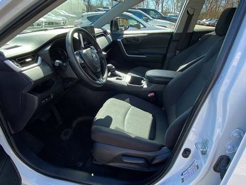 Used 2024 Toyota RAV4 LE AWD/4WD image 28