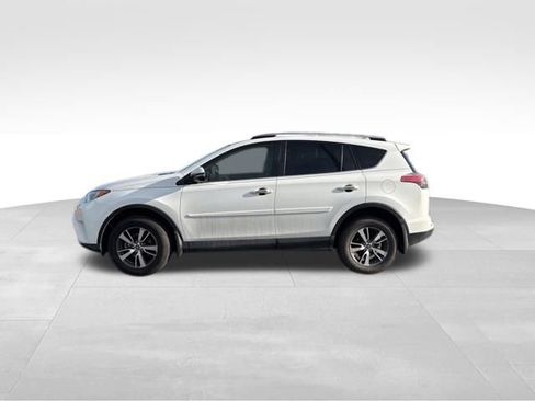 Used 2018 Toyota RAV4 XLE image 2